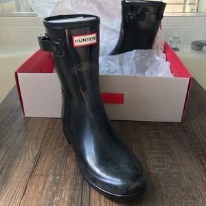 HUNTER Refined Short Gloss black rain boot